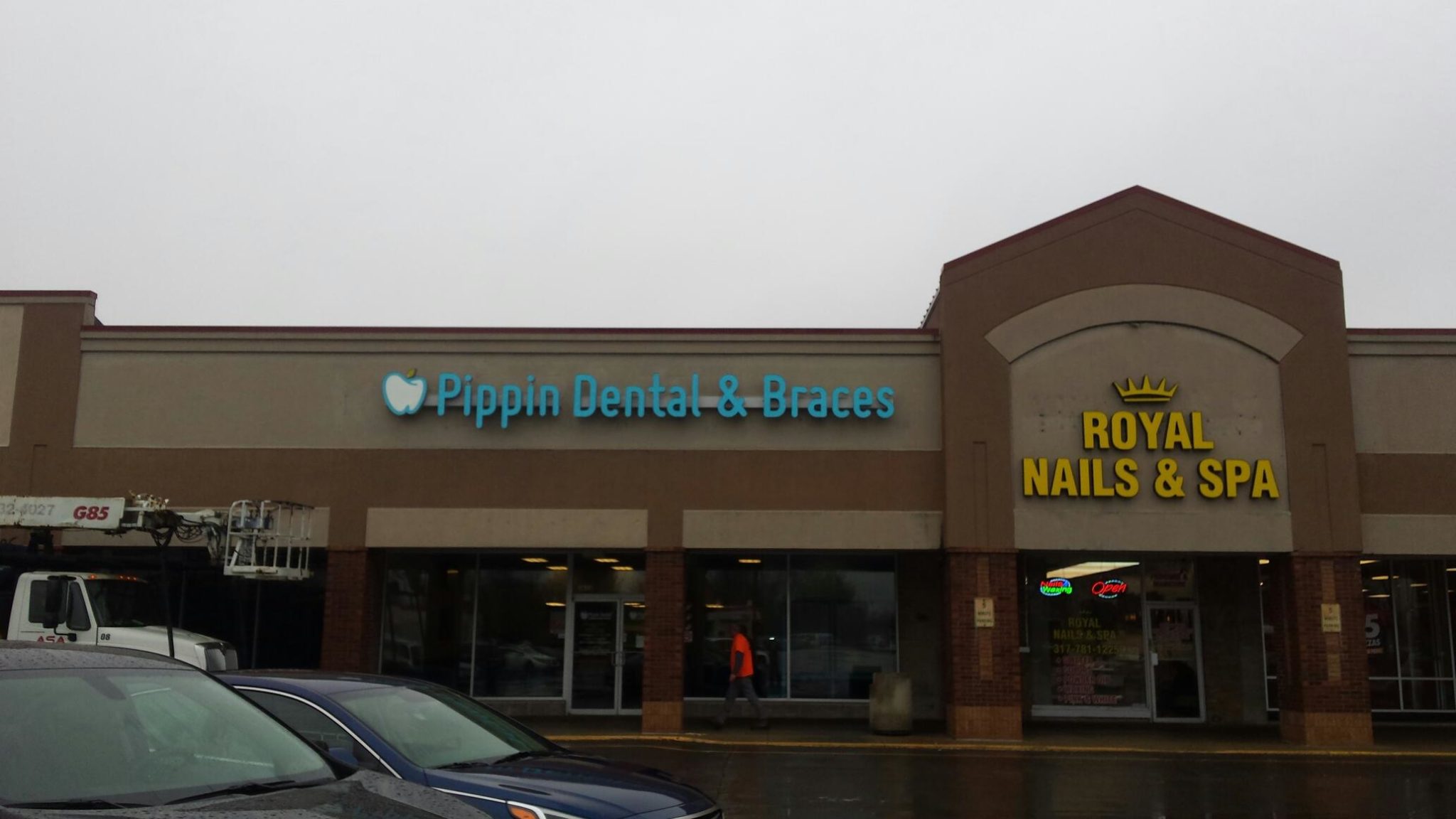 Dentist in South Indianapolis on S East St Pippin Dental